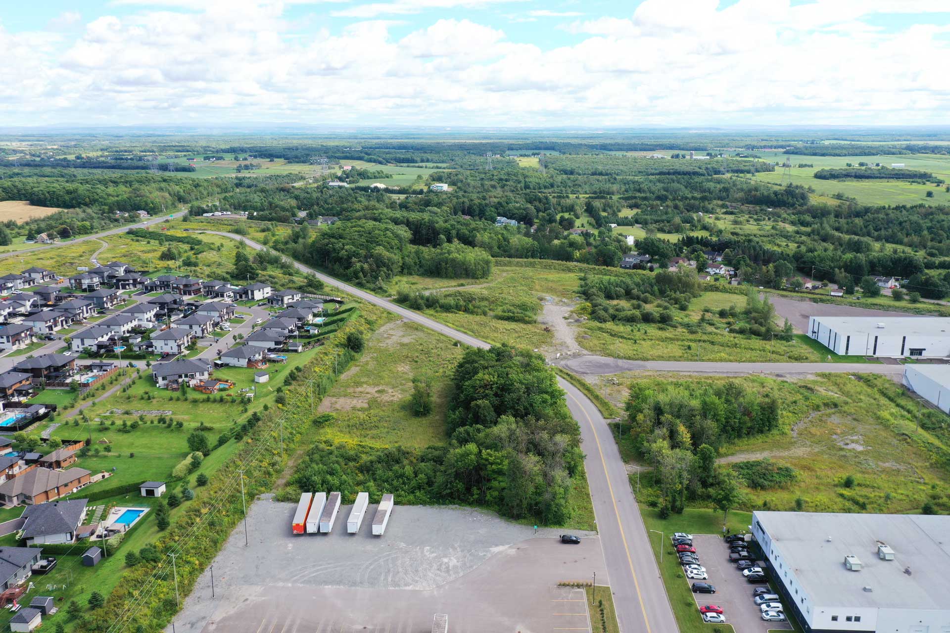 Parc industriel Lauzon avec vue sur la rue des Riveurs